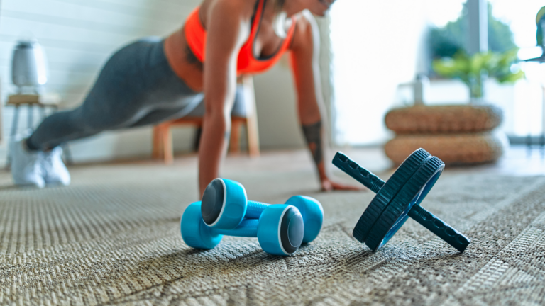 Cómo hacer ejercicio en casa sin necesidad de equipo especializado